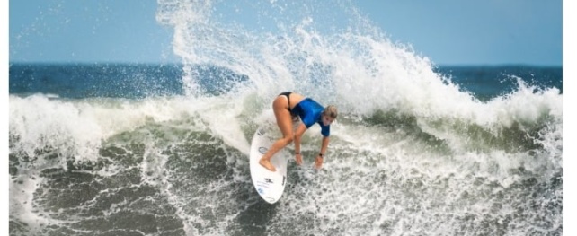 Anat Lelior, la surfeuse israélienne qui prend la vague vers les Jeux Olympiques de Tokyo