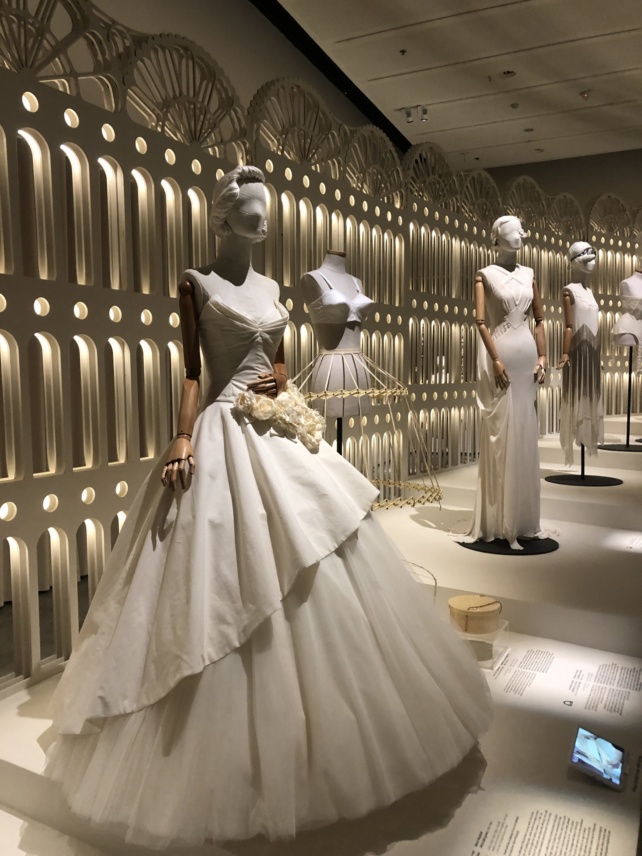 Le Bal, mode et escapisme au Musée du Design de Holon